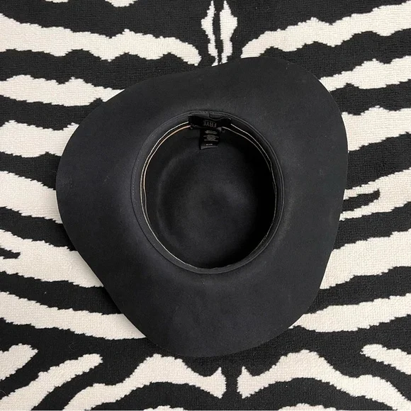 Frye Black Wool Felt Studded Belted Boater Hat Size Medium - Picture 8 of 9